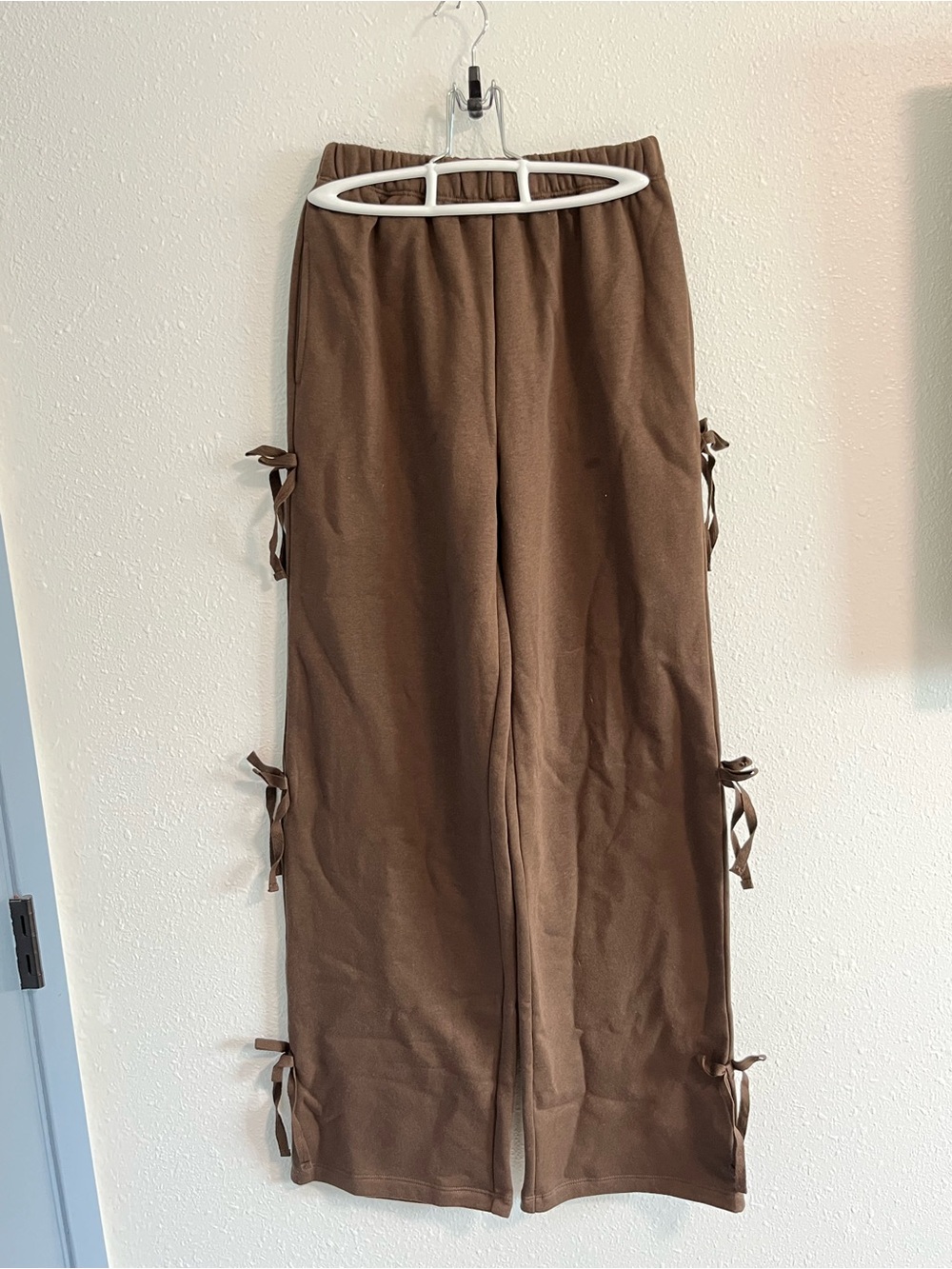 NWOT No Boundaries Brown Bow Accent Fleece Joggers Size XXS